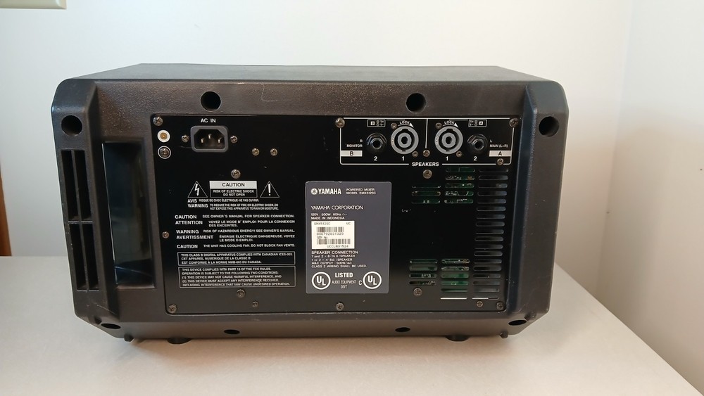 YAMAHA EMX512SC Powered Mixer