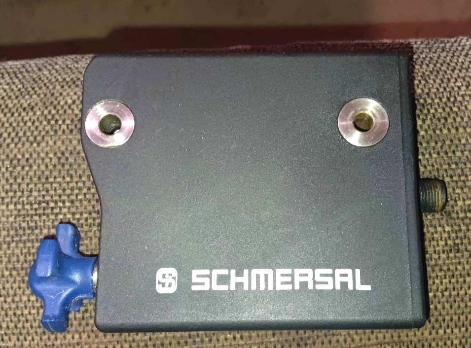 Schmersal AZM300B-ST-1P2P-A Safety Interlock