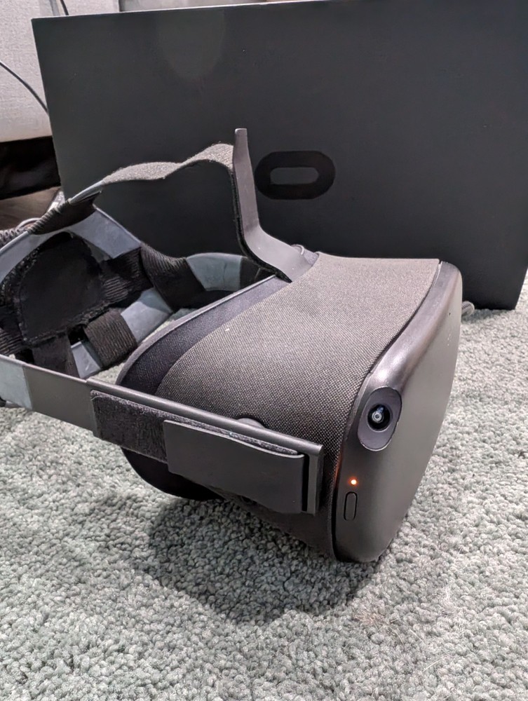 Meta Oculus Quest 1 VR Headset 128gb - TESTED Controllers, Case, Stand, Grips ++