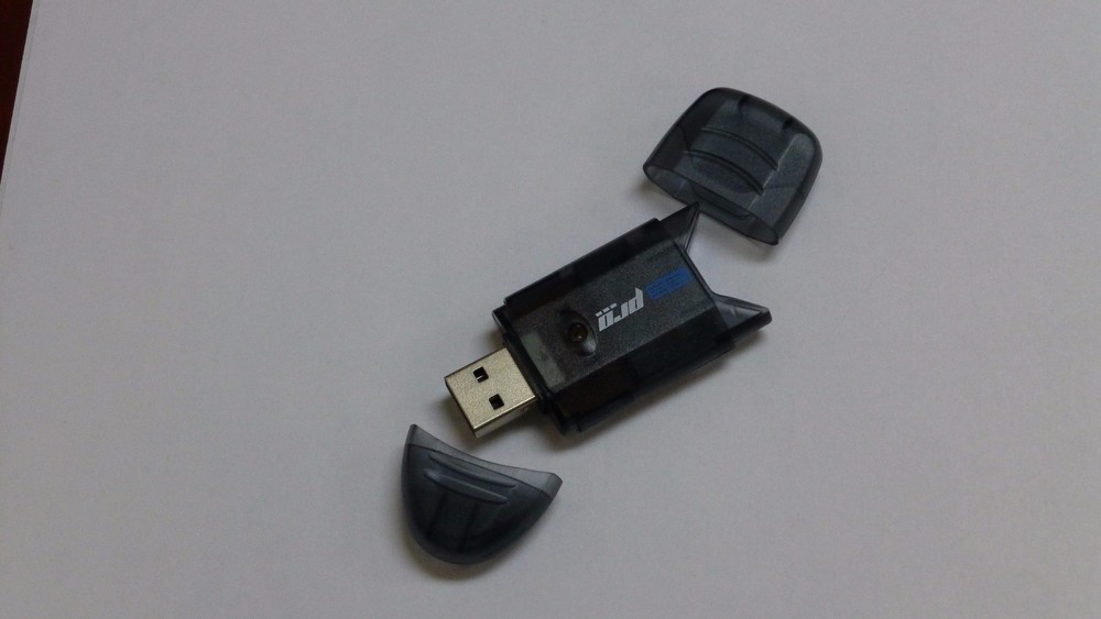 I3ePro Professional SD/MicroSD Card Reader with Removable Caps (USB 2.0 SD-SDXC)