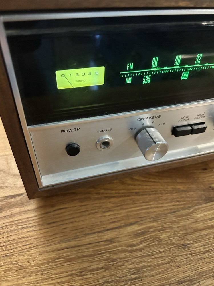 VINTAGE Sansui 2000A Solid State Stereo Tuner Amplifier- For Parts POWERS UP