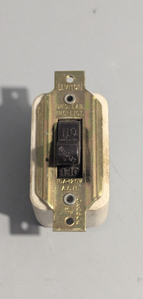 Vintage Leviton Porcelain Light Switch w/ Bakelite Toggle 15A 125V Single Pole