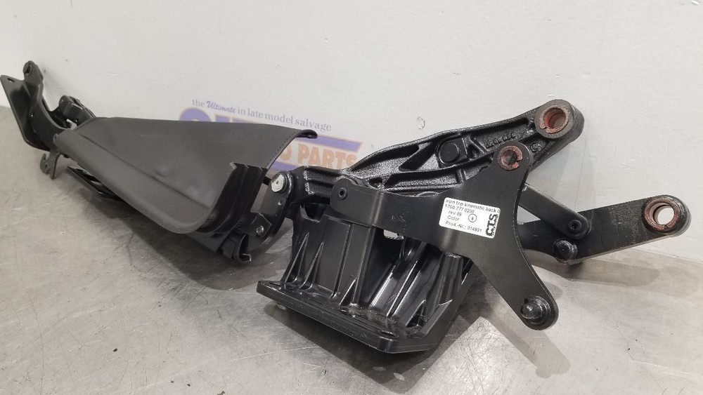 08 CADILLAC XLR-V CONVERTIBLE ROOF FORWARD HINGE LEFT DRIVER