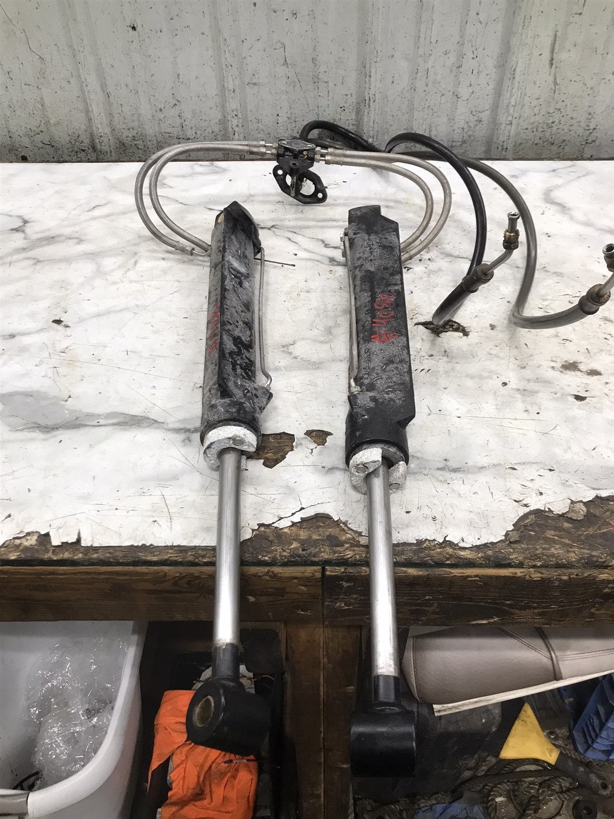 Mercury marine MerCruiser Alpha Bravo trim tilt lift hydraulic cylinders NO SALT