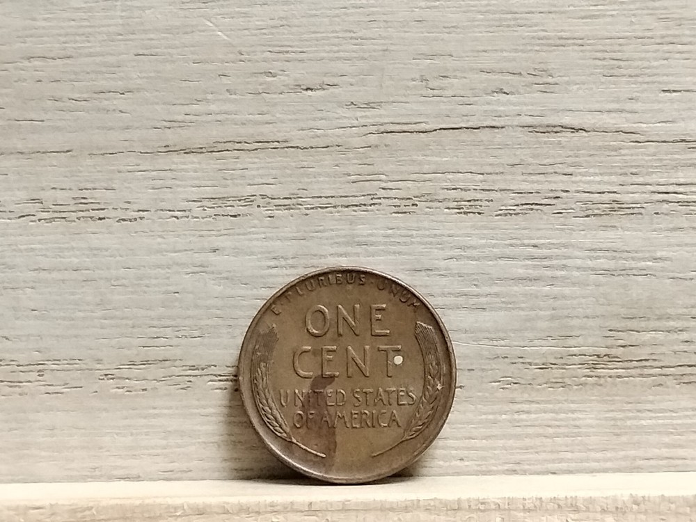 1944 Lincoln Penny US Coin (Error "L"?)