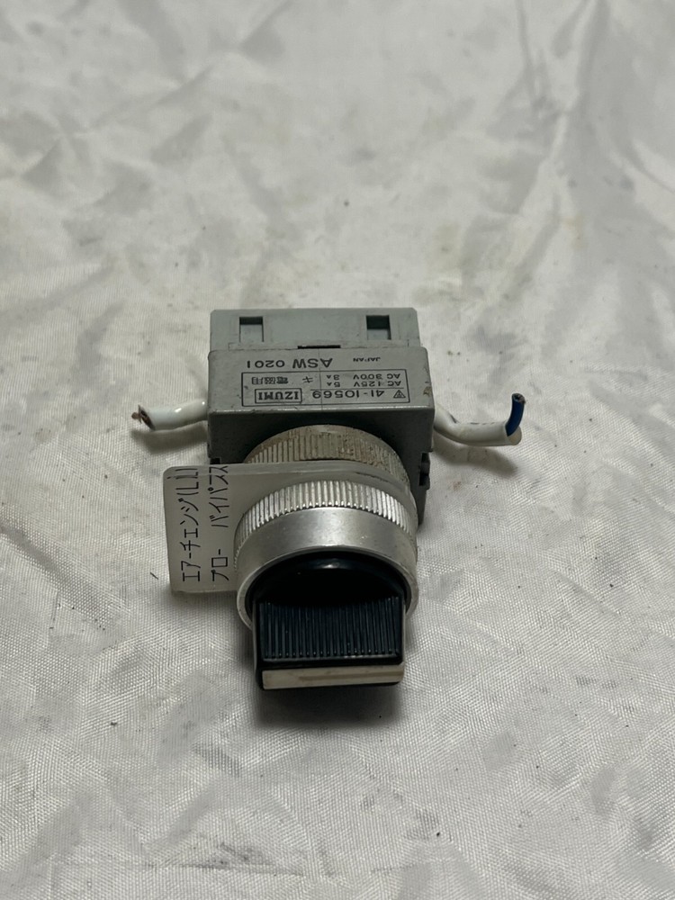 Idec   ASN 41-10569 Black 2 Position Selector Switch 125v