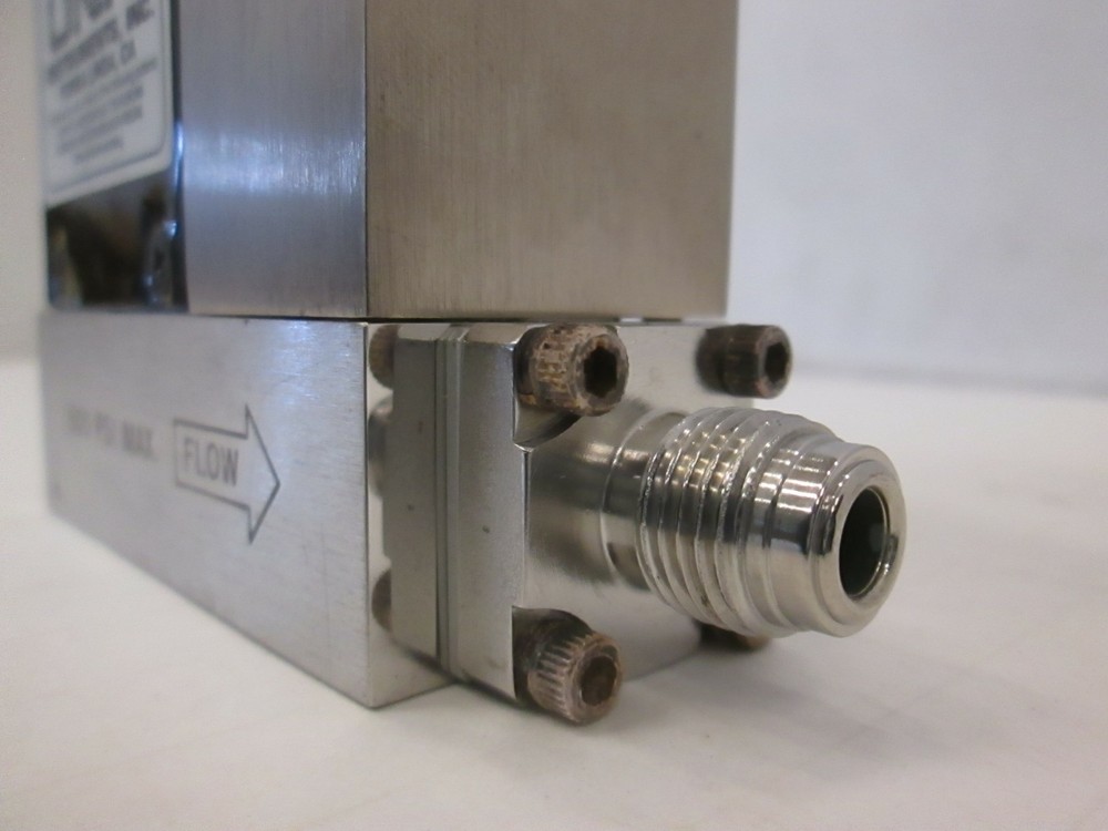 Unit UFC-1260A, Mass Flow Controller, 100 SCCM, SiH2Cl2, Used