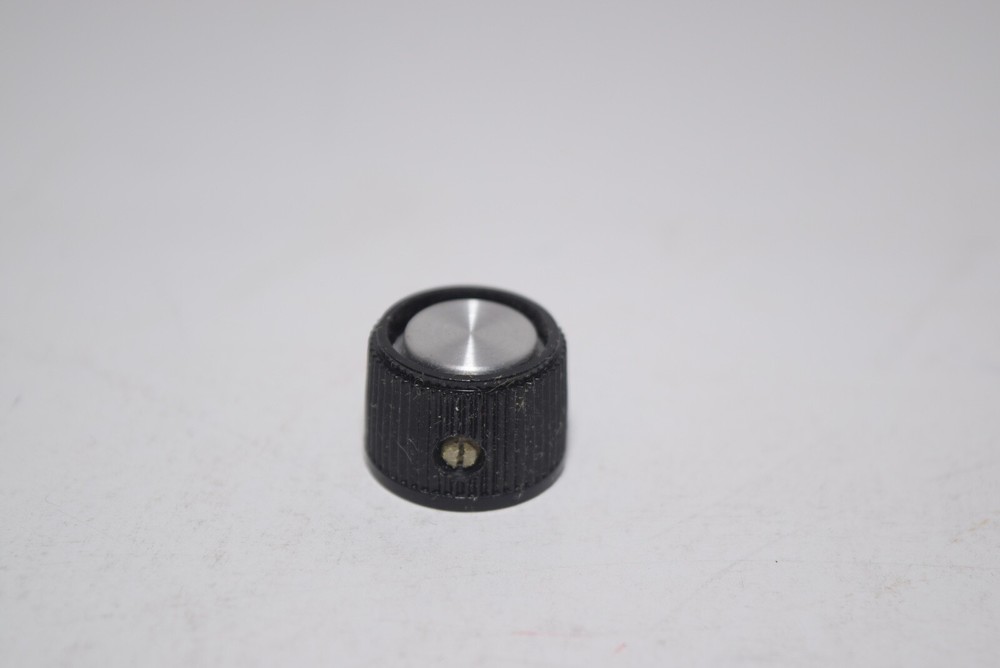 Vintage Dark Brown/Silver Plastic Radio Knobs 11/16" Diameter (g)