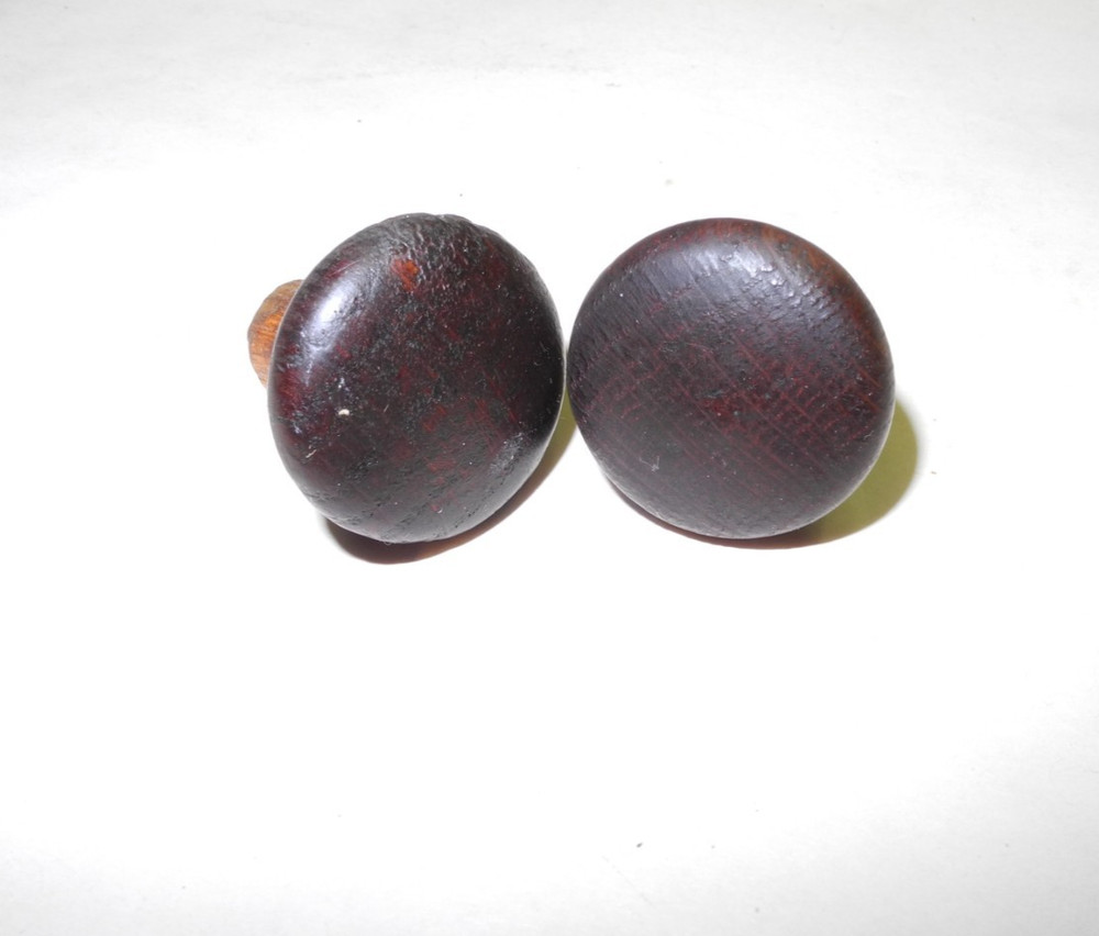 VINTAGE SINGER TREADLE SEWING MACHINE 2 PC SET OAK DRAWER KNOBS, FULL SIZE, DARK