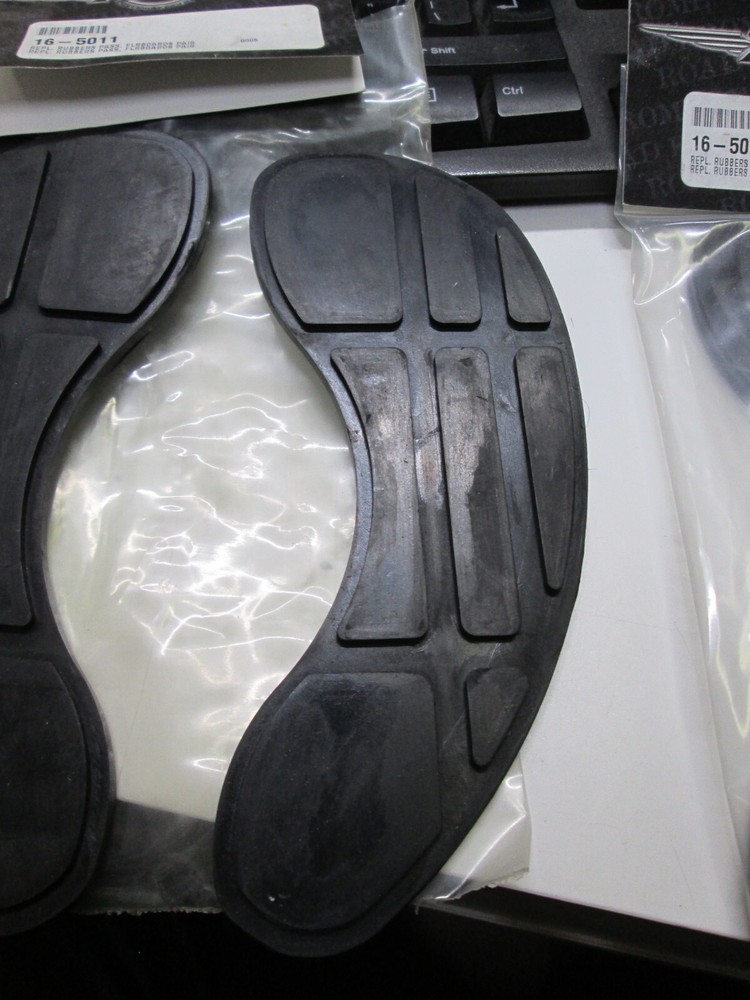 ROADKROME SMALL CURVED FLOORBOARD REPLACEMENT RUBBER SET - GETS THREE SETS
