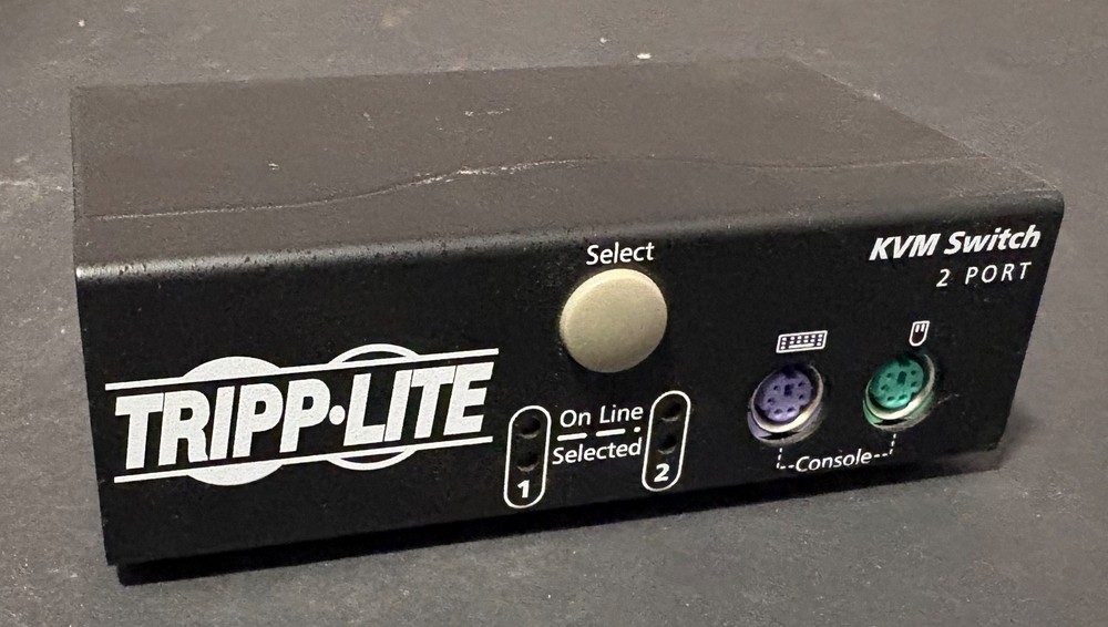 TRIPP-LITE 2 -port KVM switch model CS-82