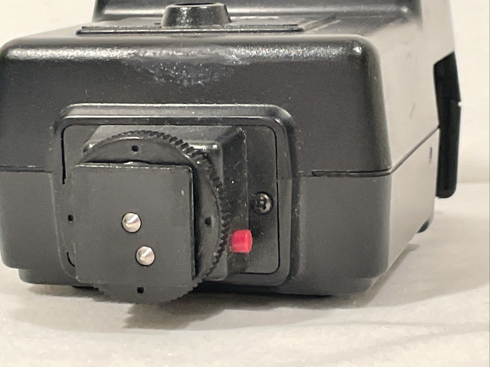 Minolta Auto 200X Flash missing battery cover