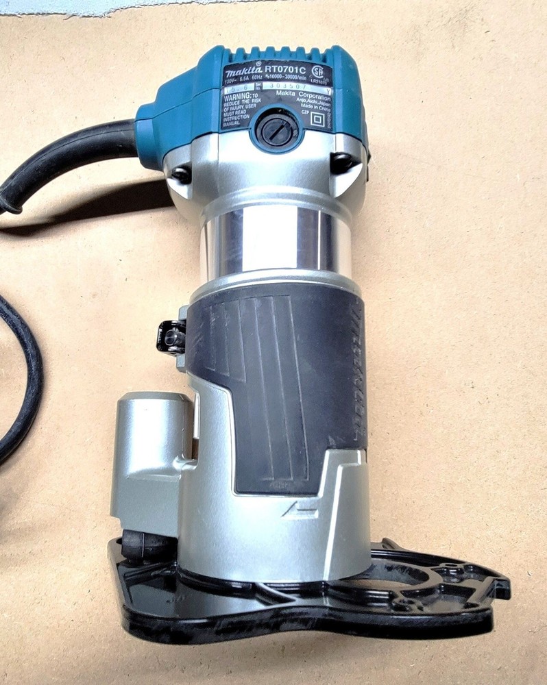 Makita RT0701C  Variable Speed Trim Router w/Offset Base