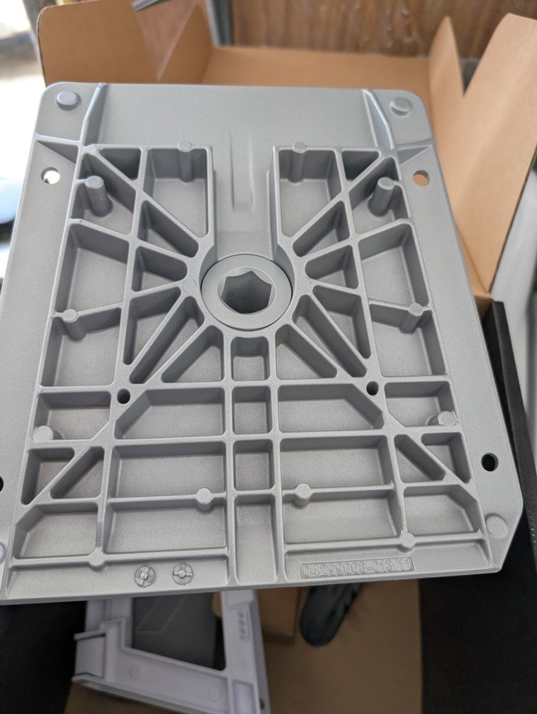 Starlink Performance Wall Mount - for “Performance Gen 3” terminals