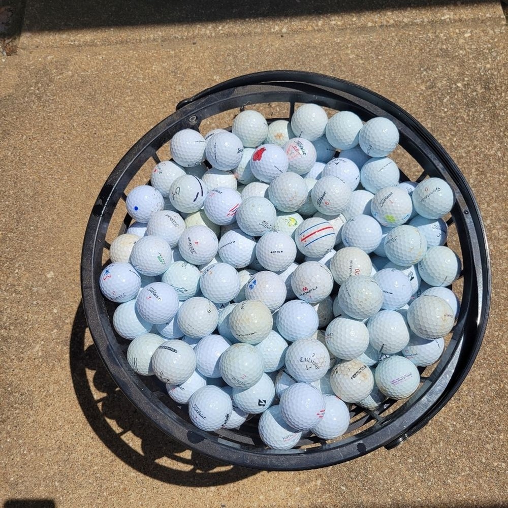 Assorted Golf Balls 100 Count Pre-owned HIT-AWAY