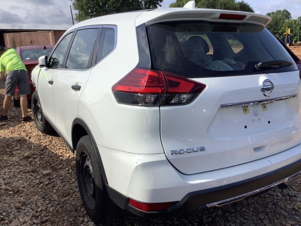 ROGUE 2017 Glove Box 4678397