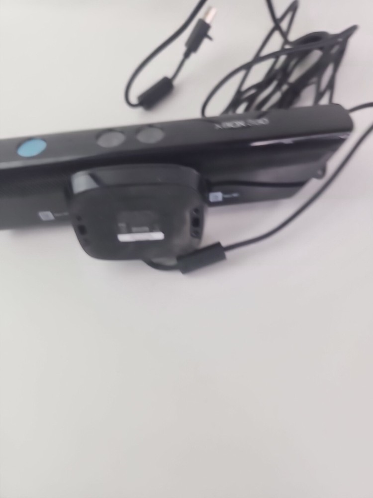 XBox 360 Kinect Sensor Model 1414 + Kinect Adventures Microsoft