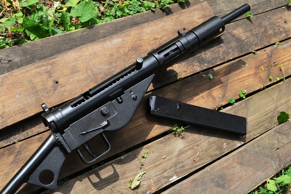 British Sten MK II 9mm Submachine Gun - Enfield - UK WWII - Prop - Denix Replica