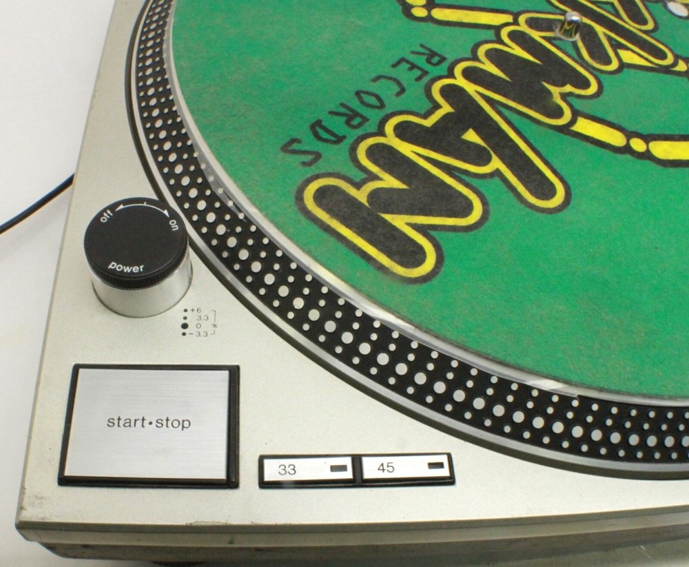 Technics Turntable Modle SL1200 MK2 DJ