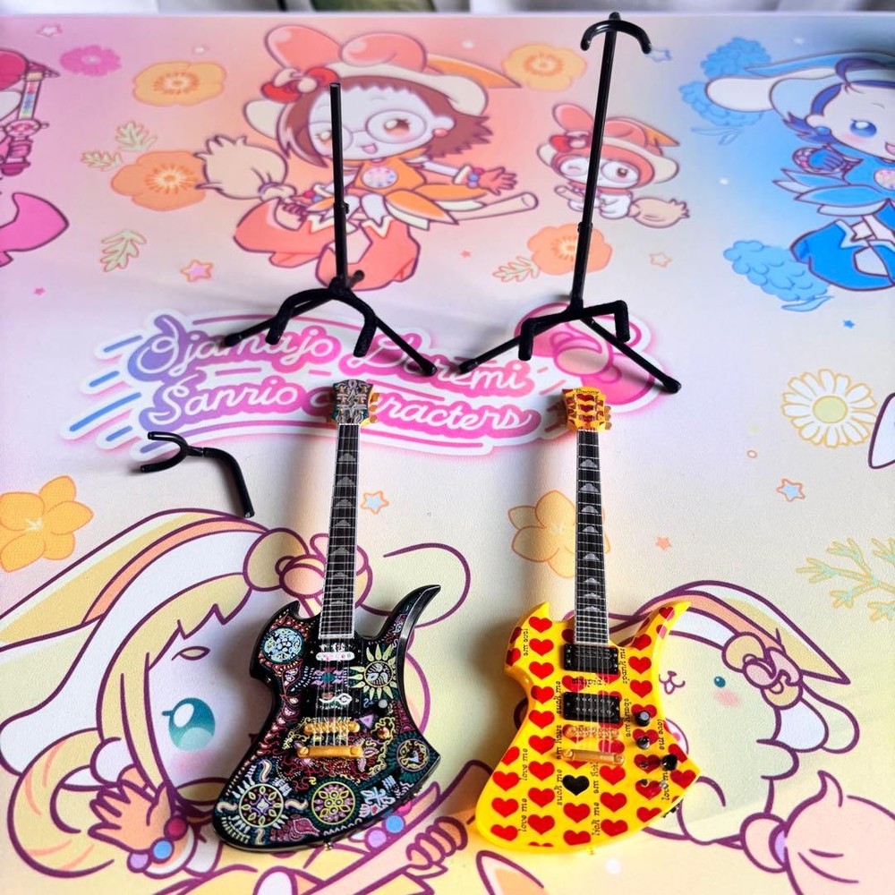 hide Guitar Collection Yellow Heart Psychedelic Paint