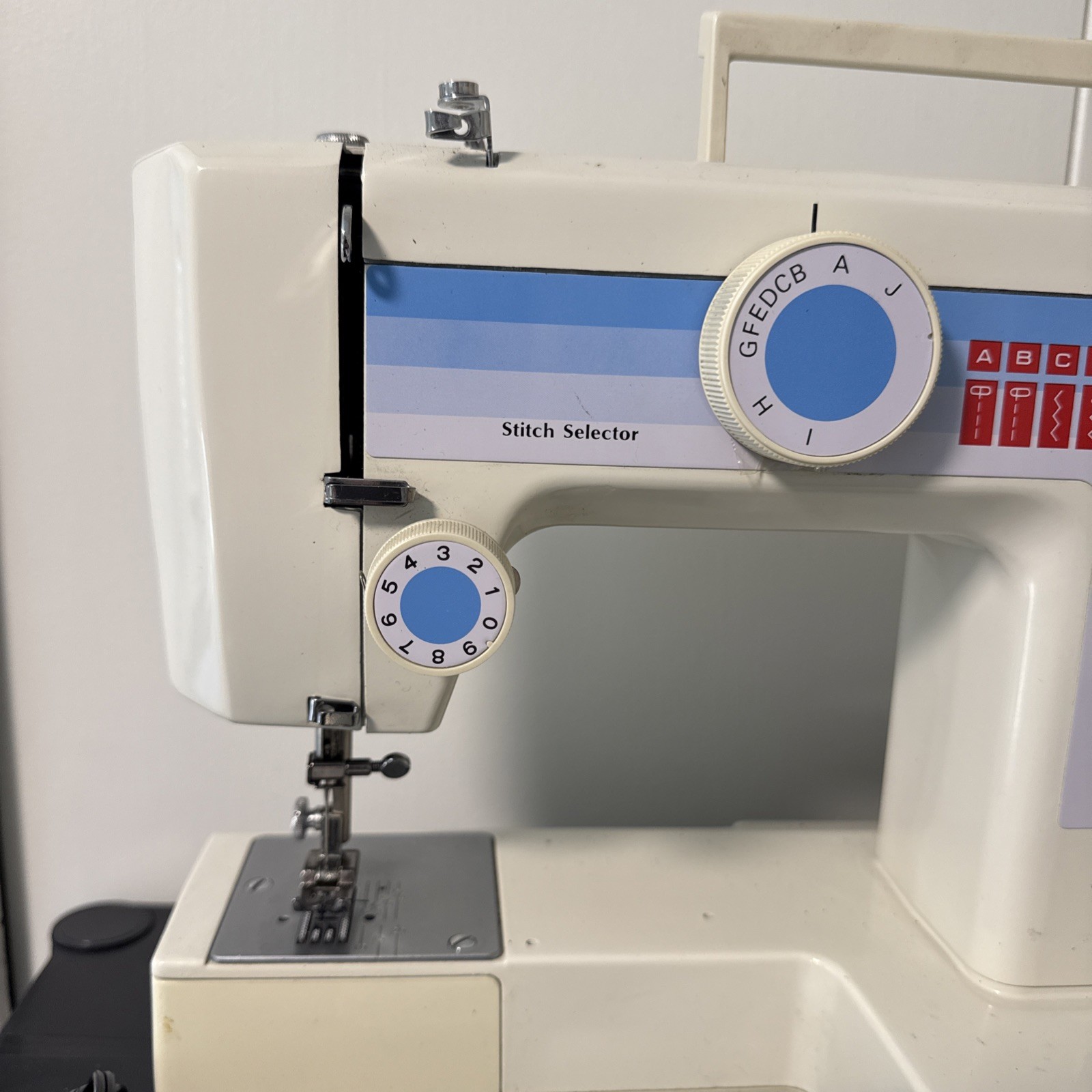 White Sewing Machine Model 1405 With Accessories and Box