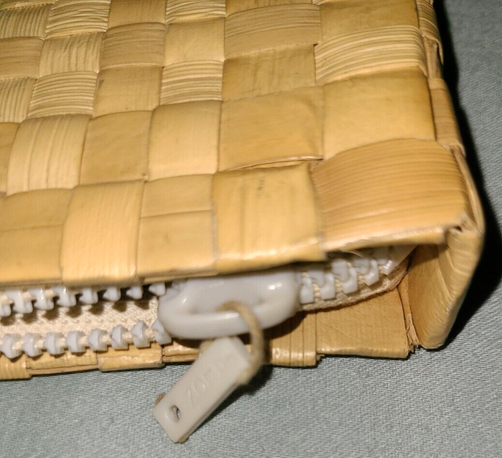 Vintage woven straw rectangular hand bag / clutch purse, zipper top closure