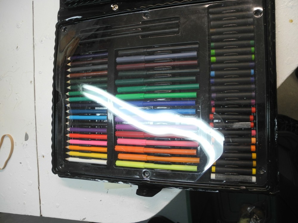 130 art set new plastic case 