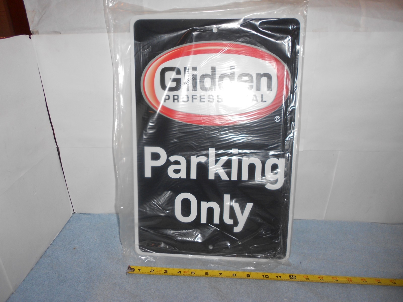VINTAGE 12x18in NEW GLIDDEN PAINT PROFESSIONAL PARKING ONLY ADV SIGN METAL -X134