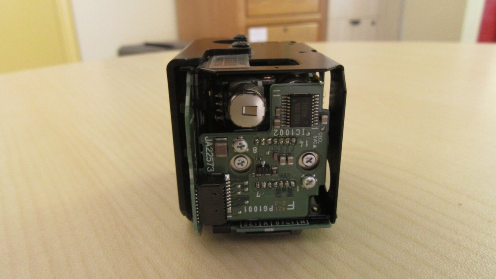 HITACHI VK-U114R COMPACT CHASIS CCD CAMERA