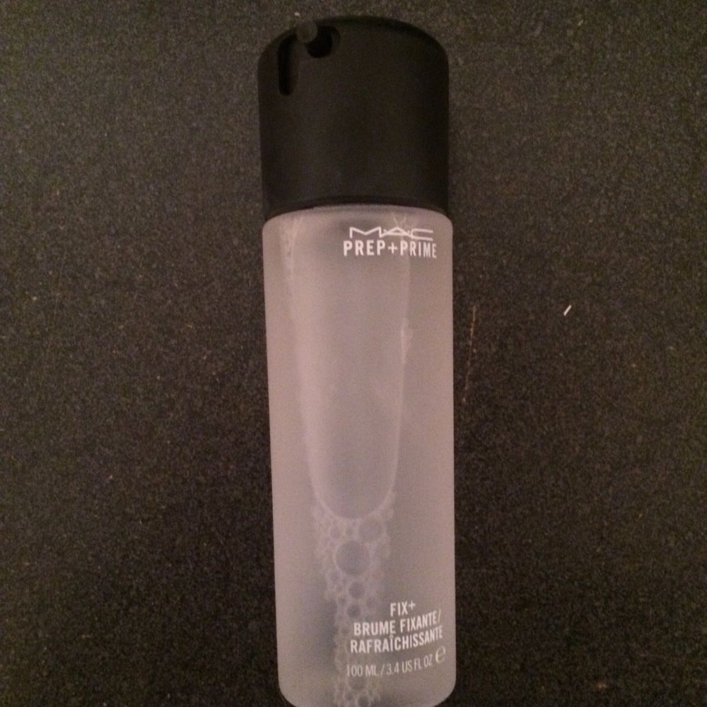 BNIB, 100% Authentic MAC Fix Plus