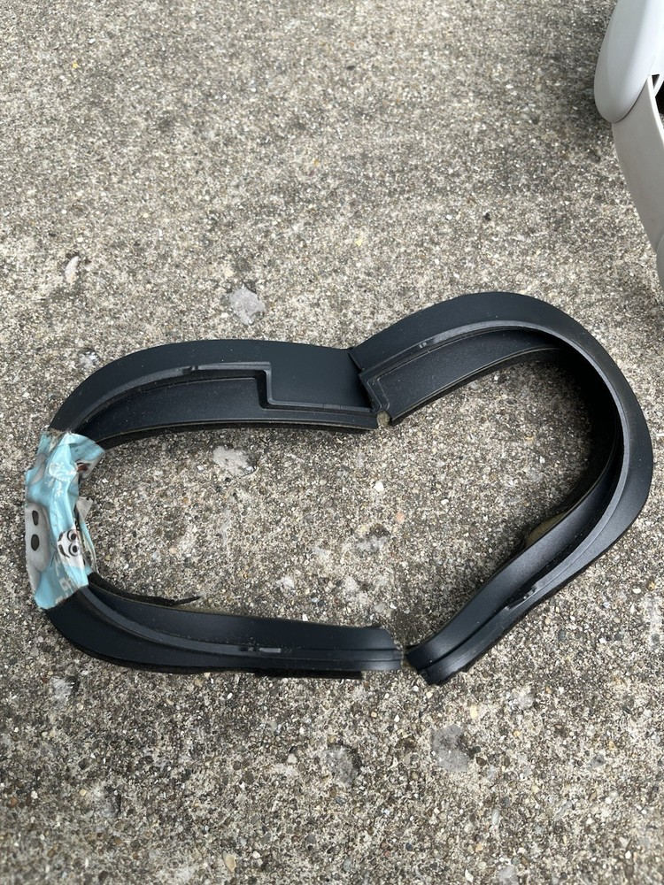 Oculus Quest 2 128GB + 2 Controllers Untested As Is Parts G047