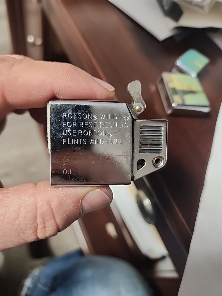 Vintage Ronson Wind II Lighter, Pristine