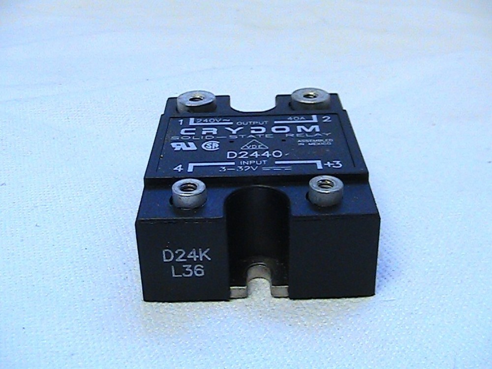 1 NEW CRYDOM SOLID STATE RELAY D2440 3-32 VOLT INPUT 240 VOLT 40 AMP OUTPUT