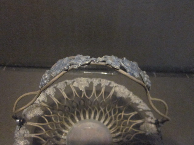 ANTIQUE SILVER PLATED SMALL FRUIT BASKET GRAPE DESIGN CROWN CROSSED KEY HALLMARK