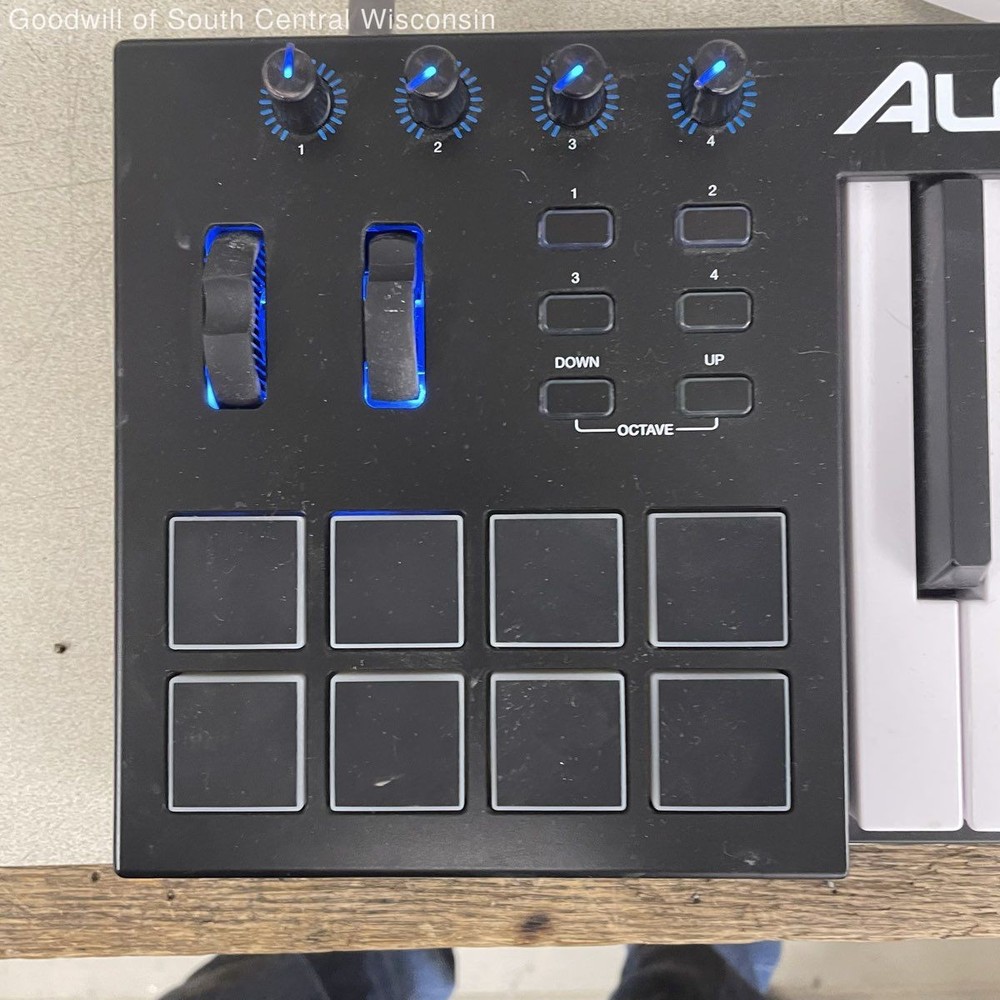 Alesis V49 MIDI Keyboard Controller