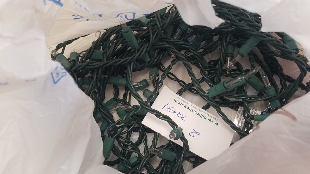 32' Clear Christmas Light String (C)