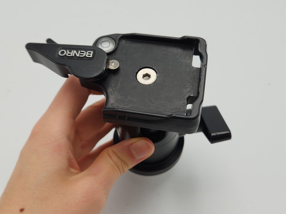 Benro BH1 Ballhead with Swivel & Quick Release Platform *No QR Plate*