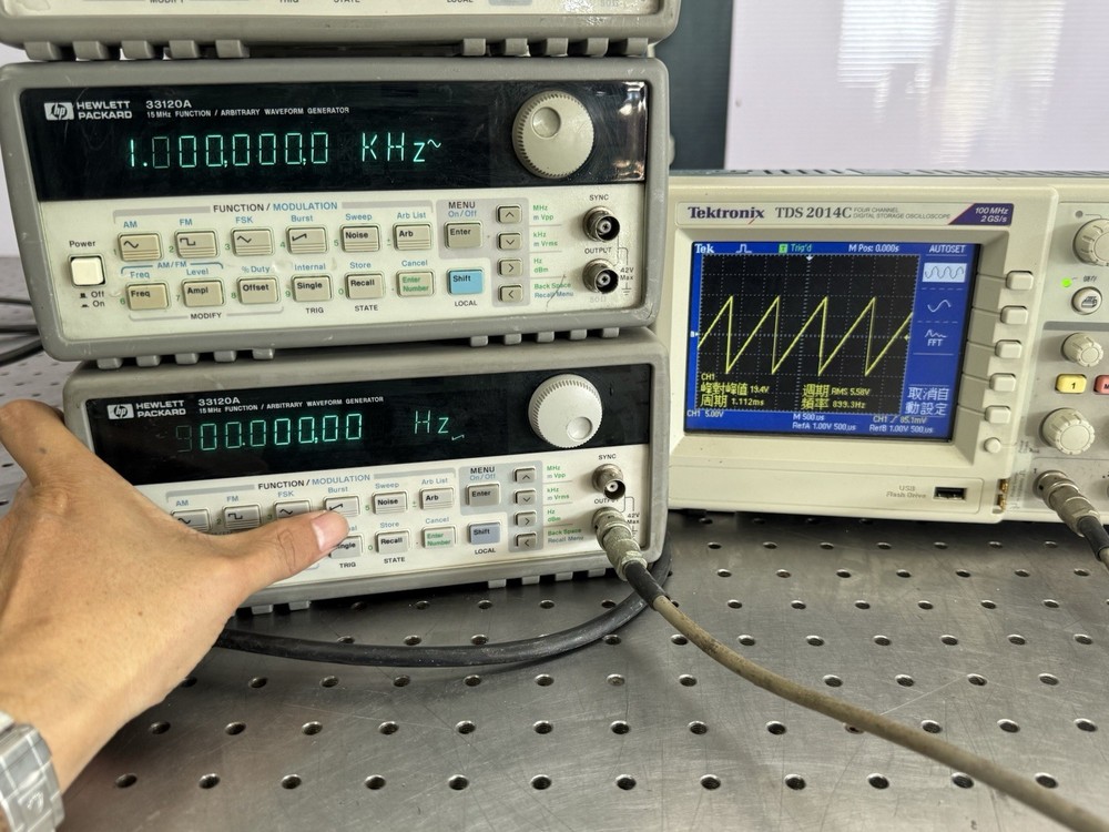 HP 33120A 15MHz Function Arbitrary Waveform Generator Tested Output Qty 5