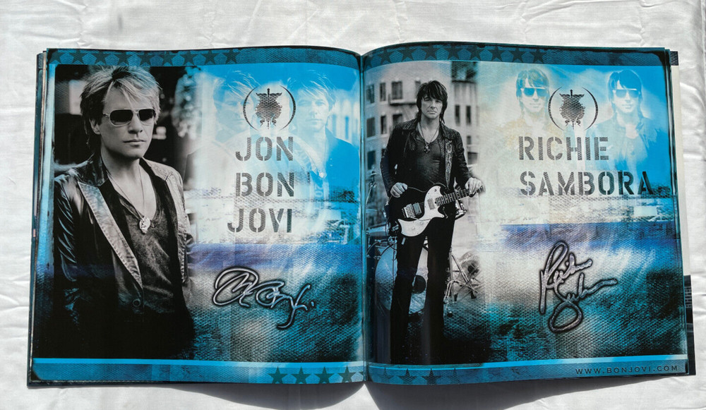 BON JOVI The Circle Tour Program Book 2010-2011