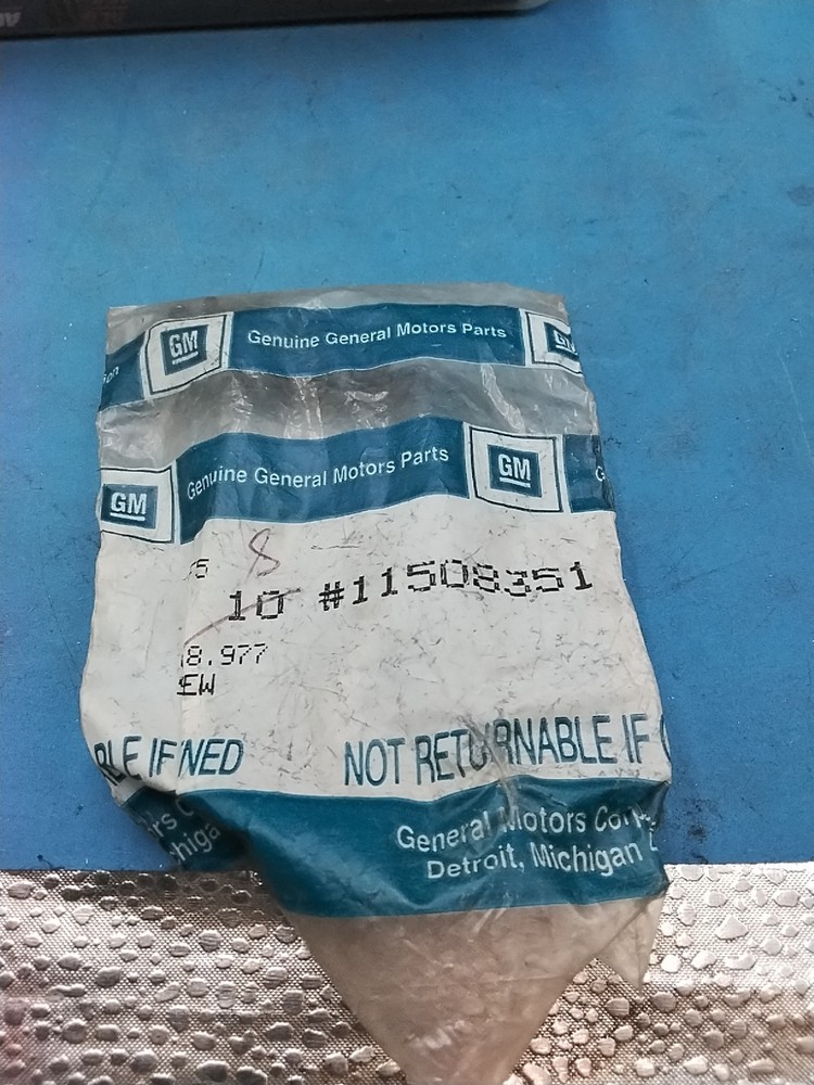 8 Genuine GM Multi-Purpose Bolt 11508351