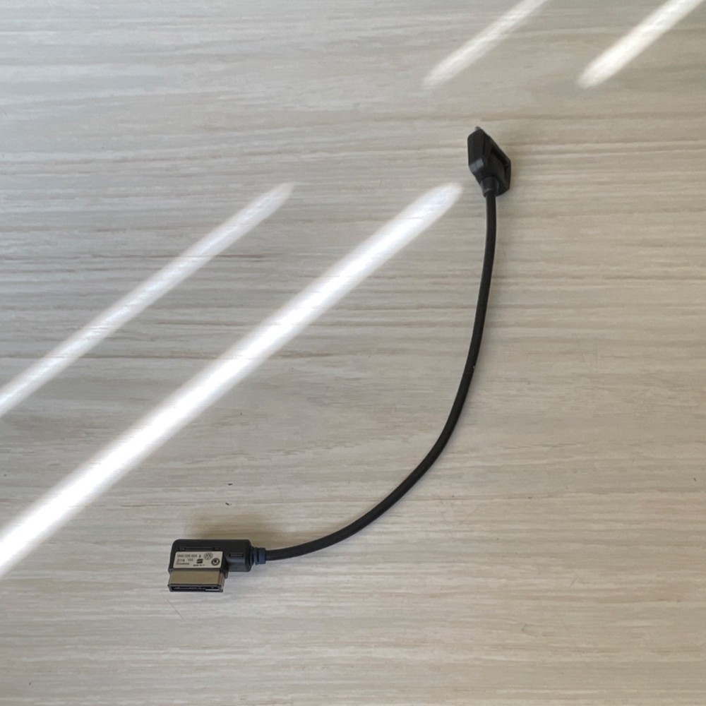 VW Audi Iphone Ipad OEM Adapter 5N0035554