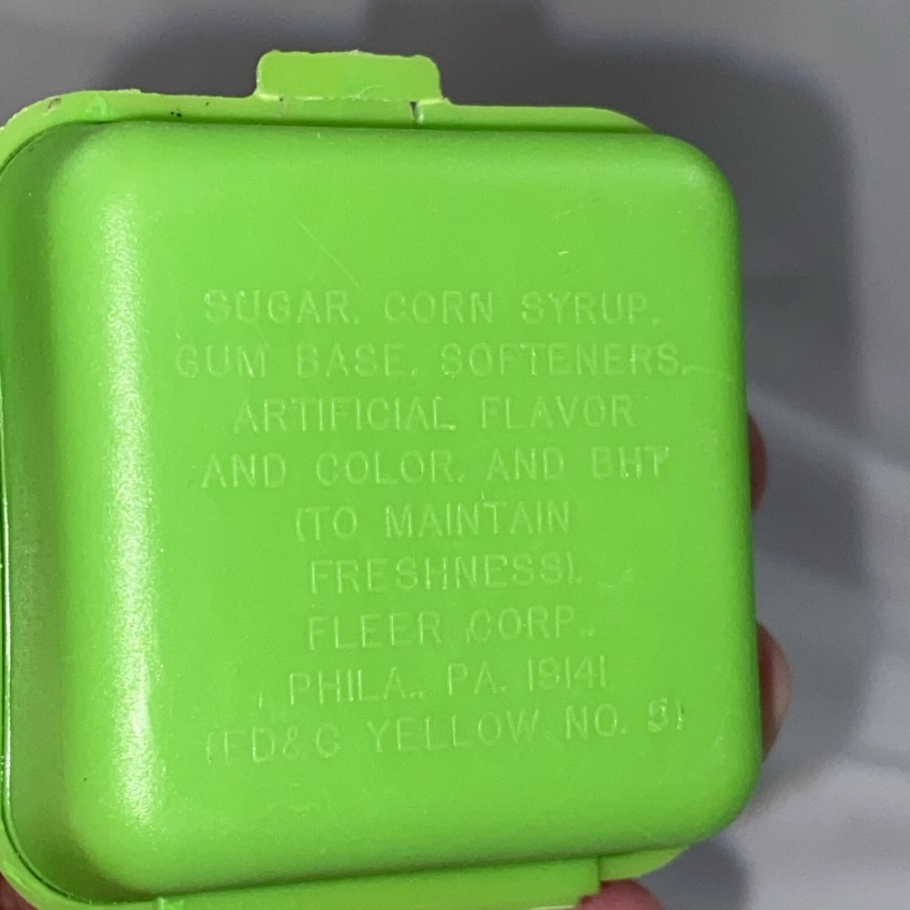 Vintage BUBBLE BURGER Fleer Bubble Gum green Container