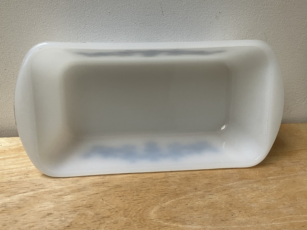 Glasbake Blue White Snowflake Pinwheel Loaf Pan