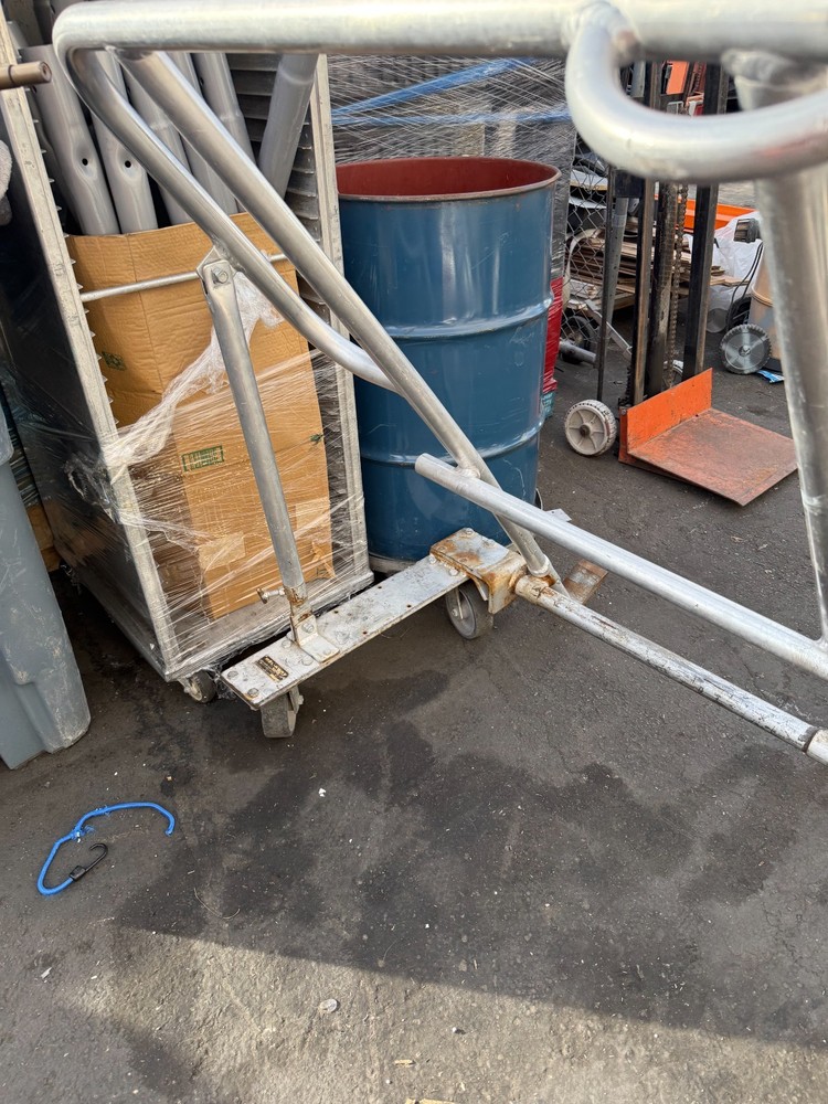 ROL-AWAY CRATE HANDLER