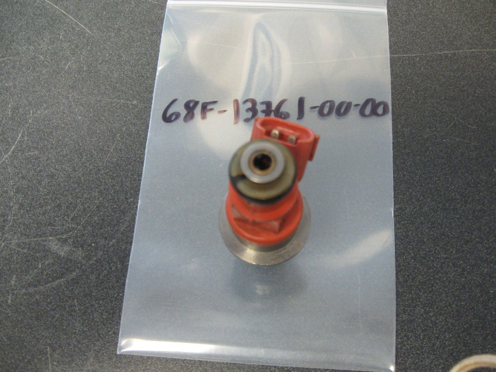 Yamaha Outboard 68F-13761-00-00 06 Z200 Fuel Injector Assy BIN0366