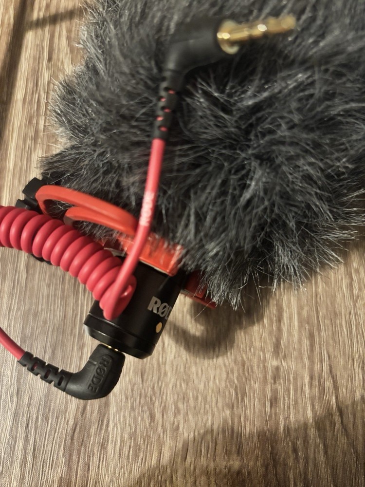 RODE VideoMicro Compact On-Camera Mic w/ Rycote Lyre Shock Mount + Windshield