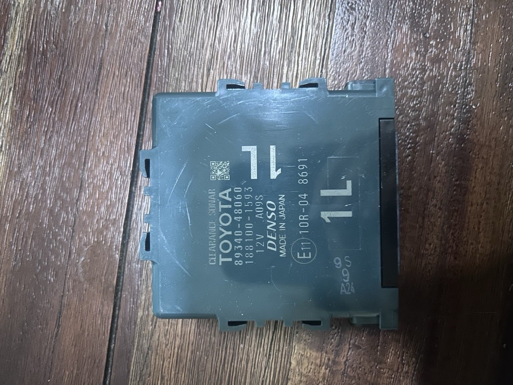 Genuine Lexus Control Module 89340-48060