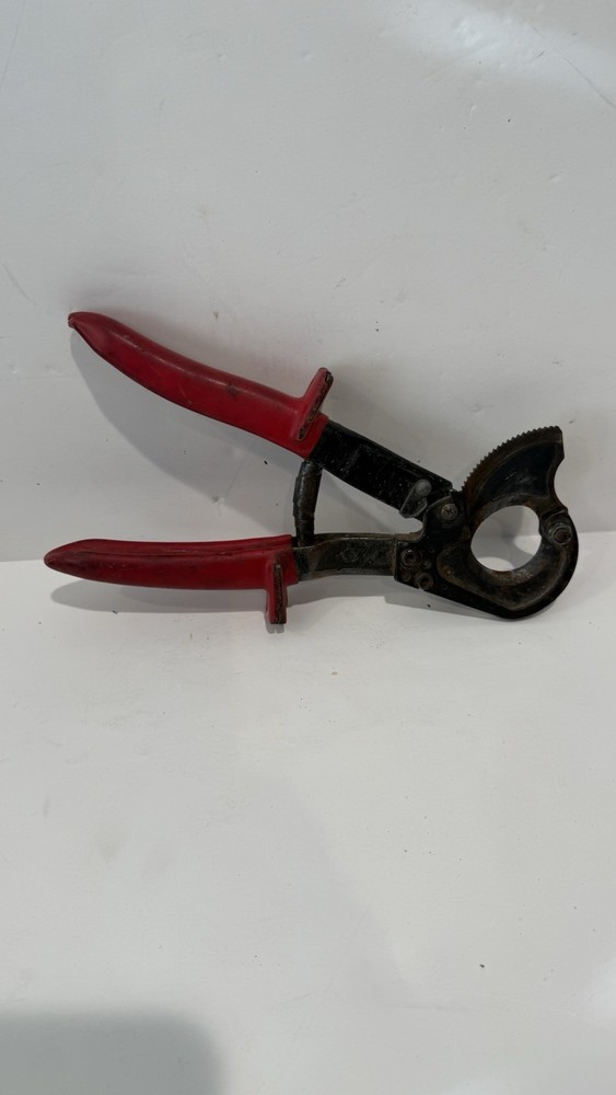 KLEIN Tools 63060 Ratcheting Cable Cutter