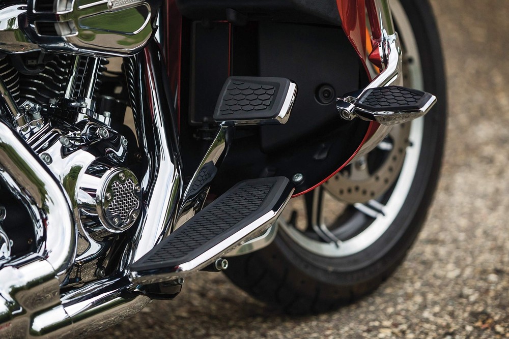 Kuryakyn Hex Driver Floorboards Chrome