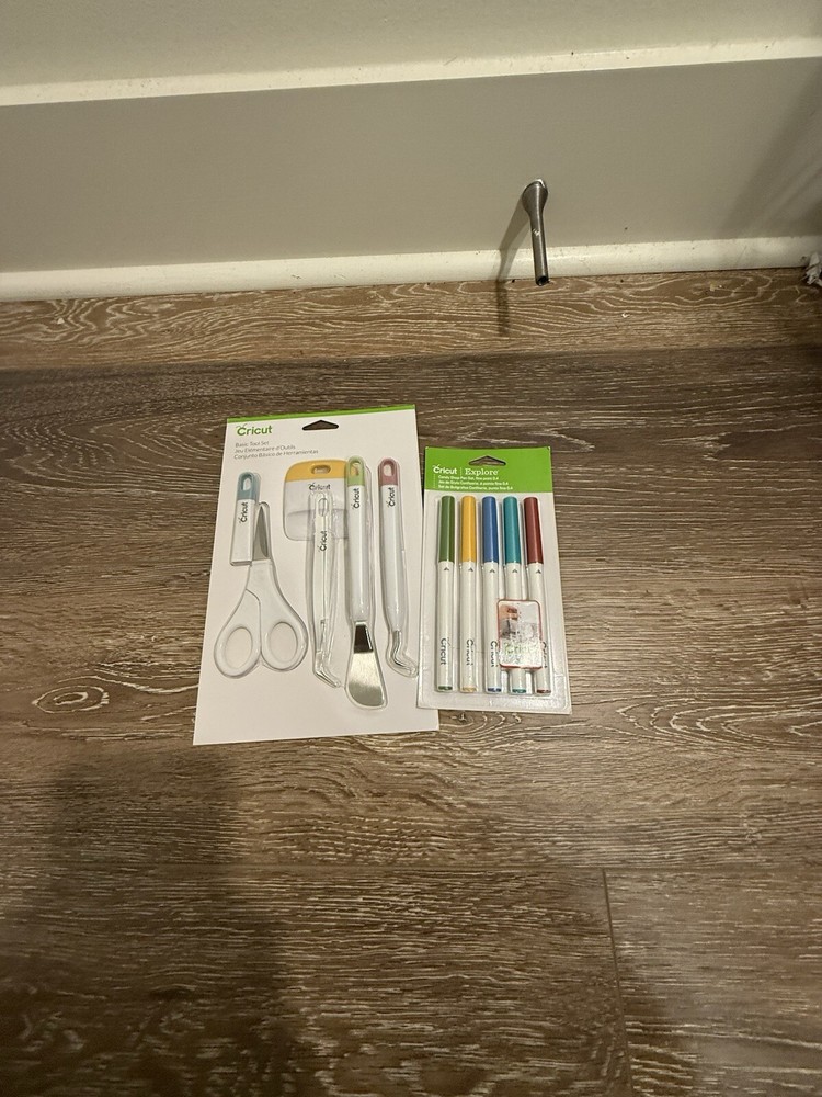 Cricut Basic Tool Set 5/Pack (2006695) And Explore Pen Set
